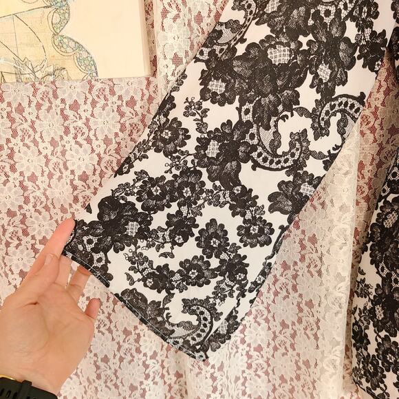 vince camuto white black paisley floral cold shoulder sheer blouse Size medium - Picture 8 of 9